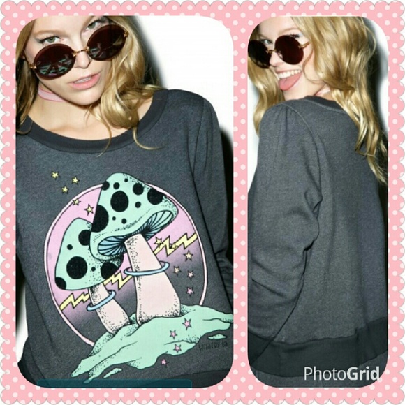 WF Fungi Couch Glow in d'Dark Princess Sweatshirt  EUC - Picture 3 of 5